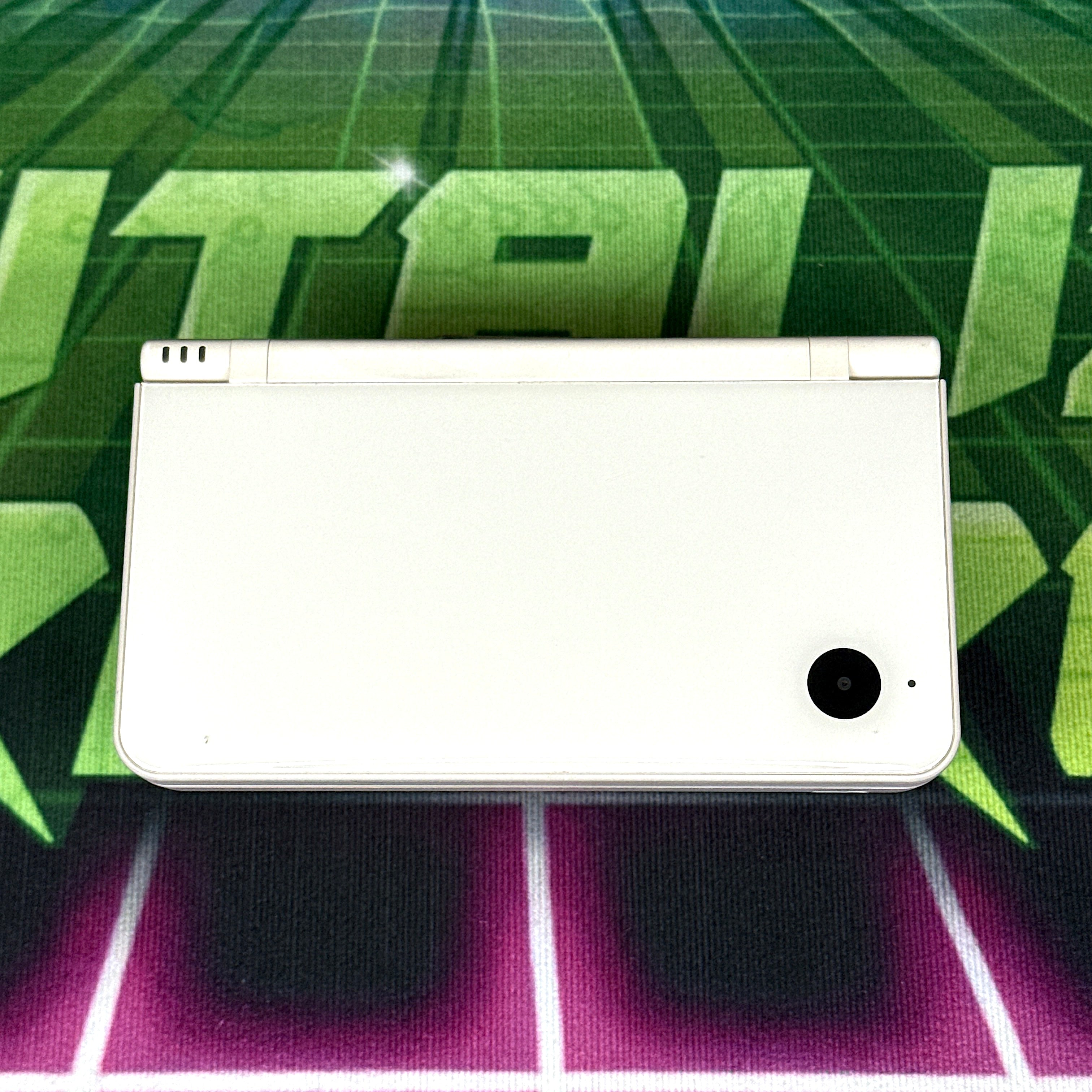 Nintendo DSi LL Handheld Console – White Nintendo DSi LL Handheld Console – White