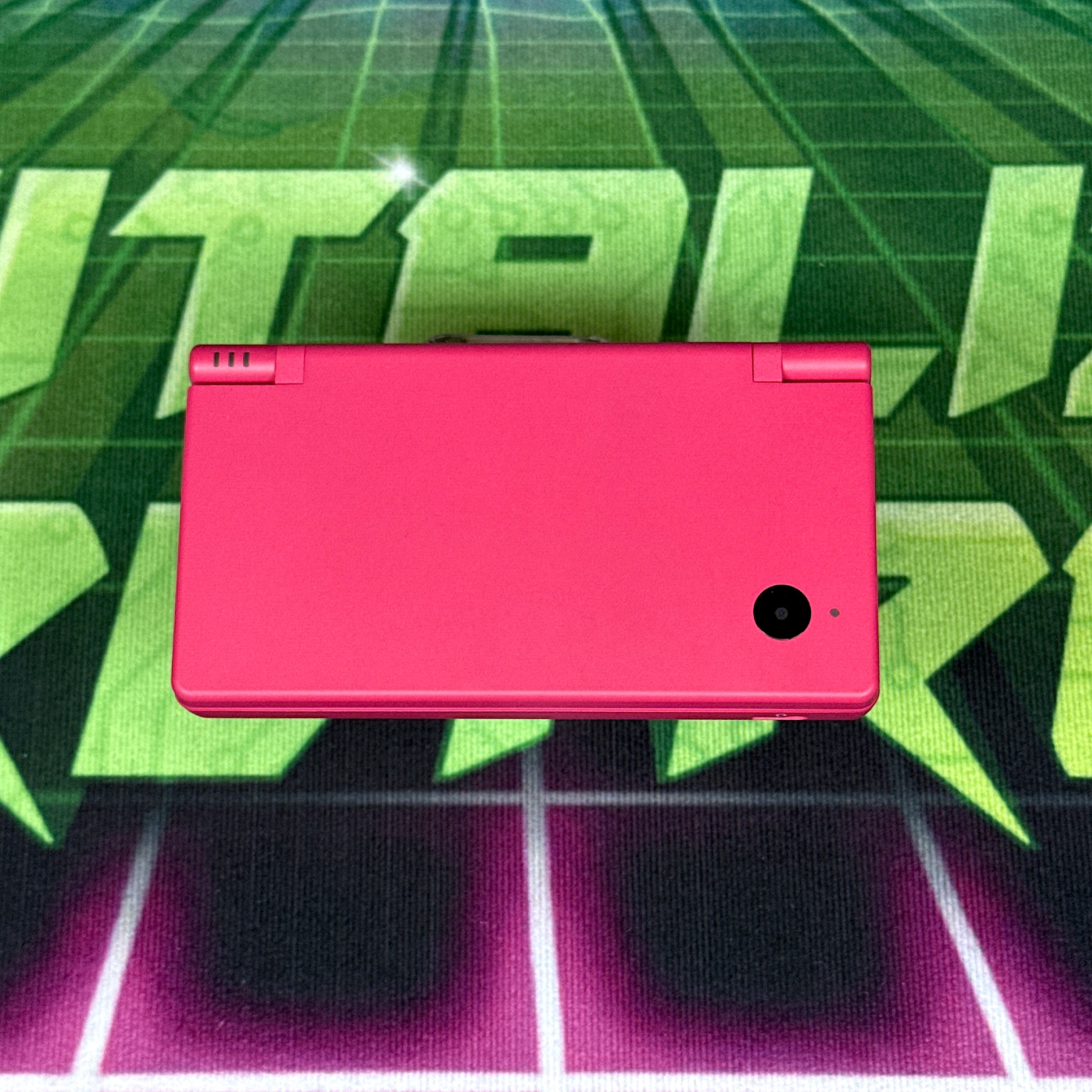 Nintendo DSi Handheld Console – Hot Pink (JP)