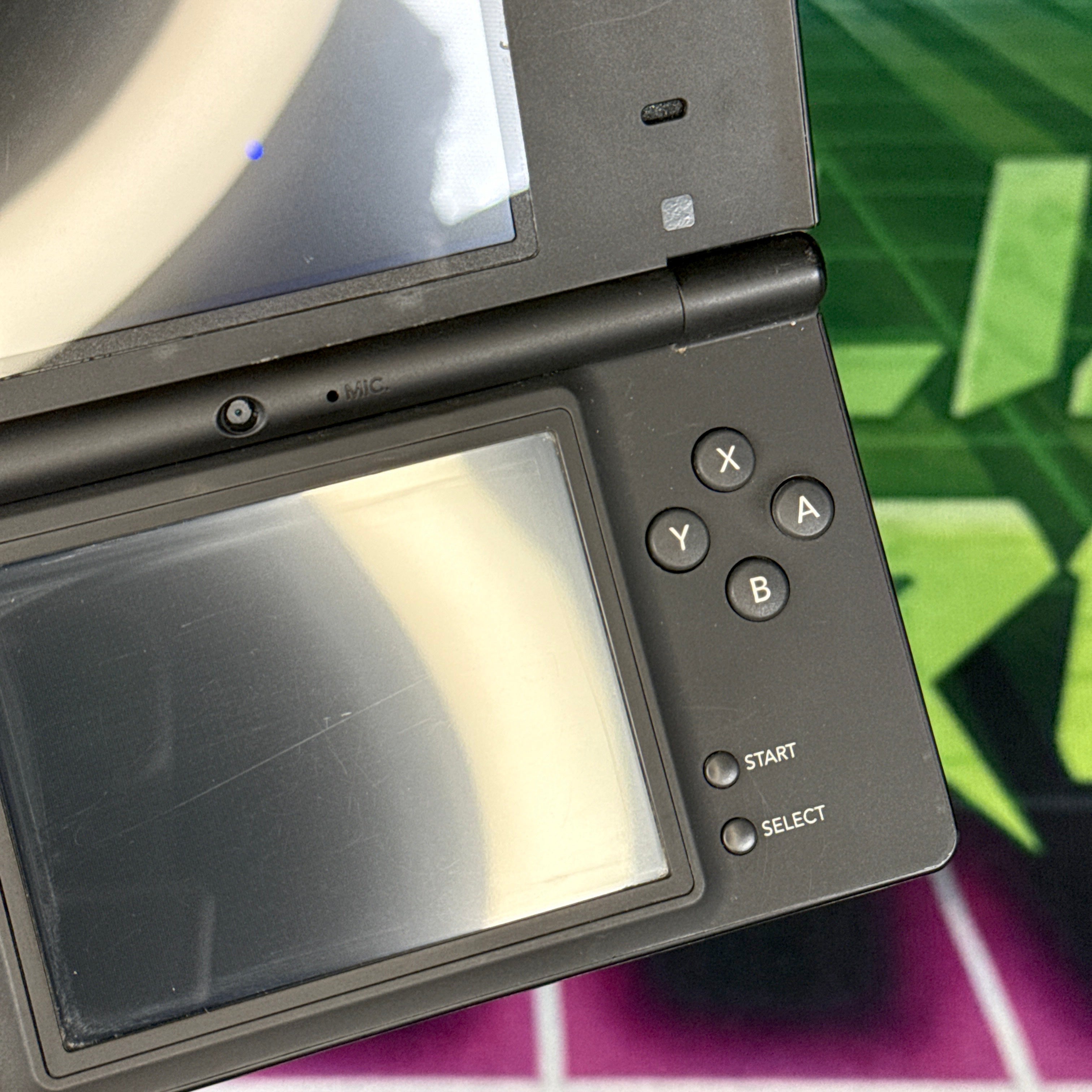 Nintendo DSi Console Handheld Console – Black