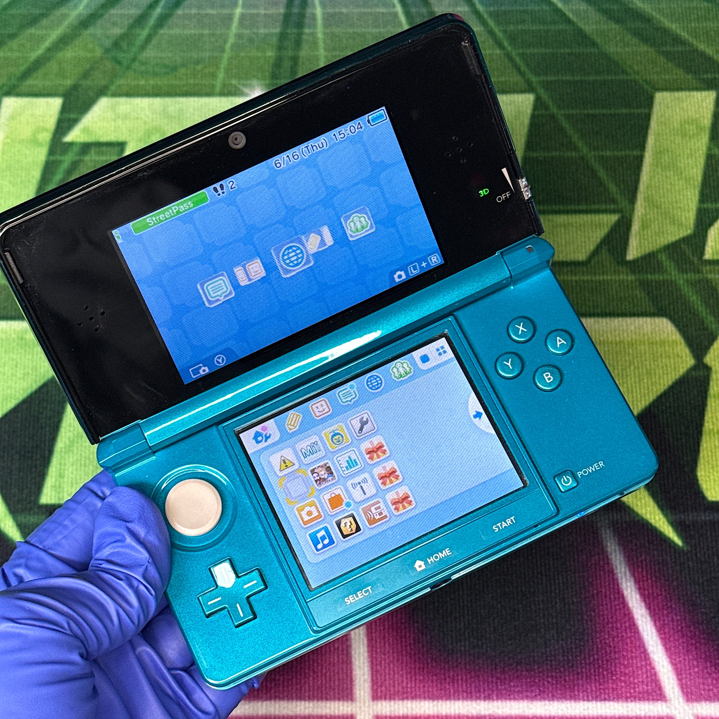 Nintendo 3DS Handheld Console - Aqua Blue (CIB)