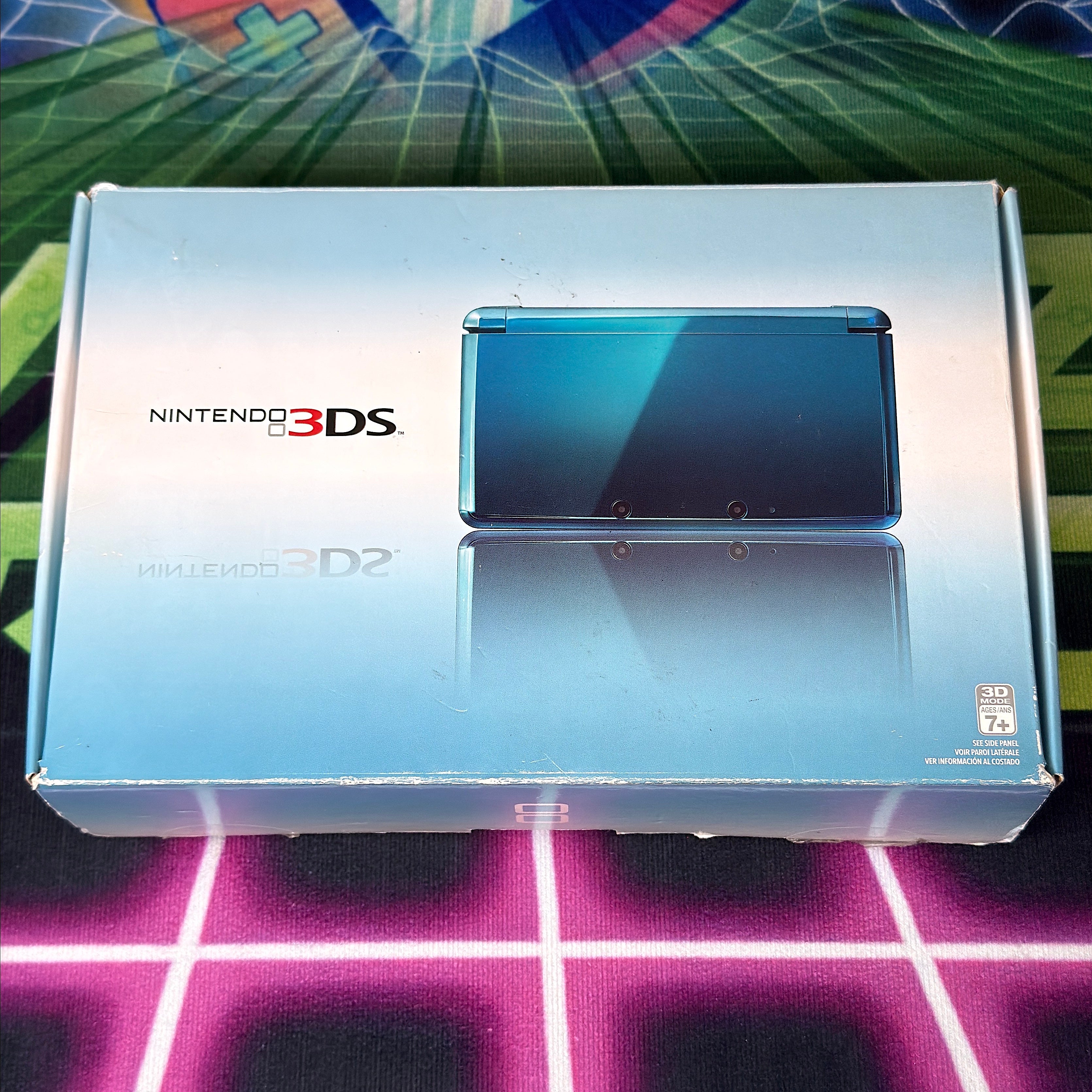 Nintendo 3DS Handheld Console - Aqua Blue (CIB)