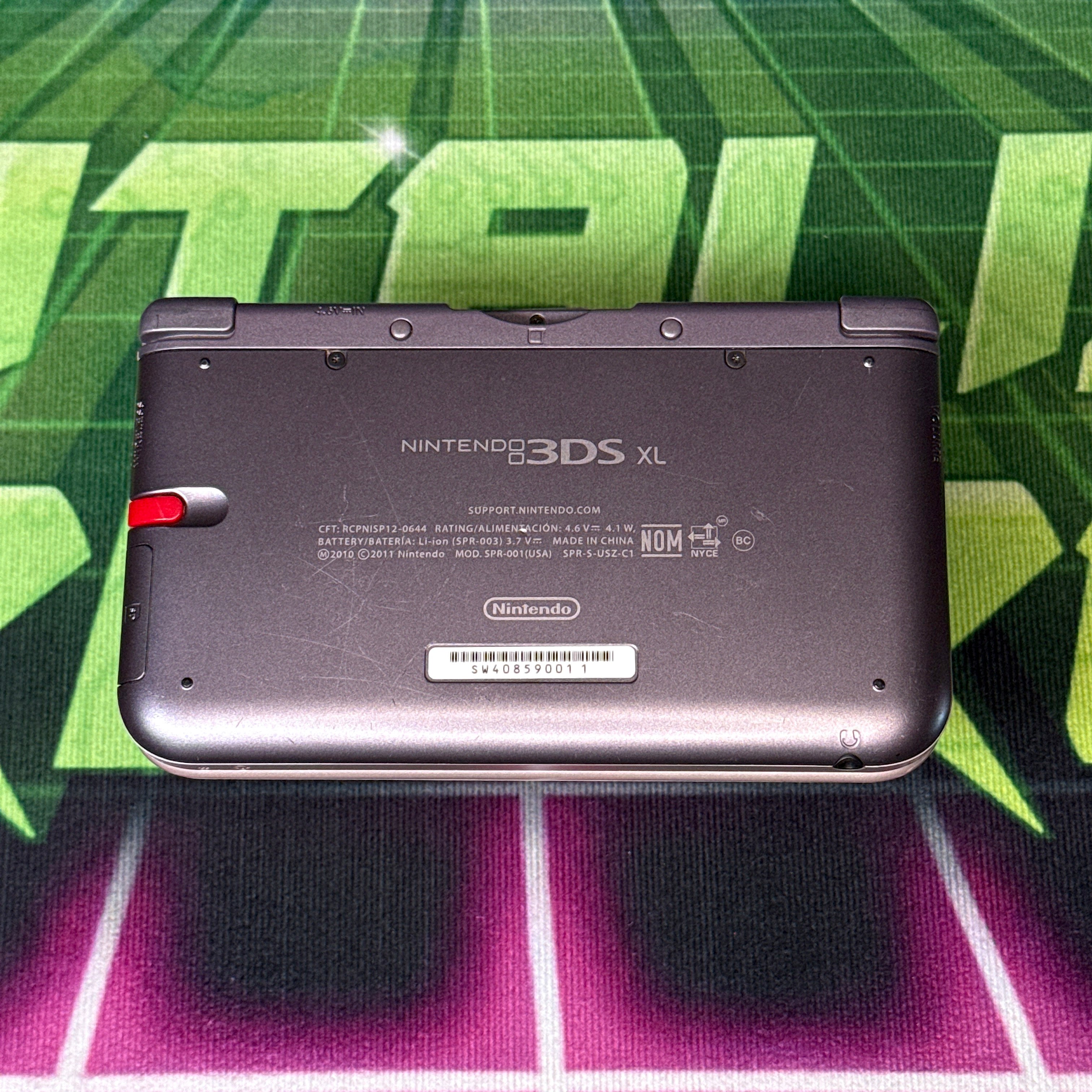 Nintendo 3DS XL Handheld Console - Retro NES