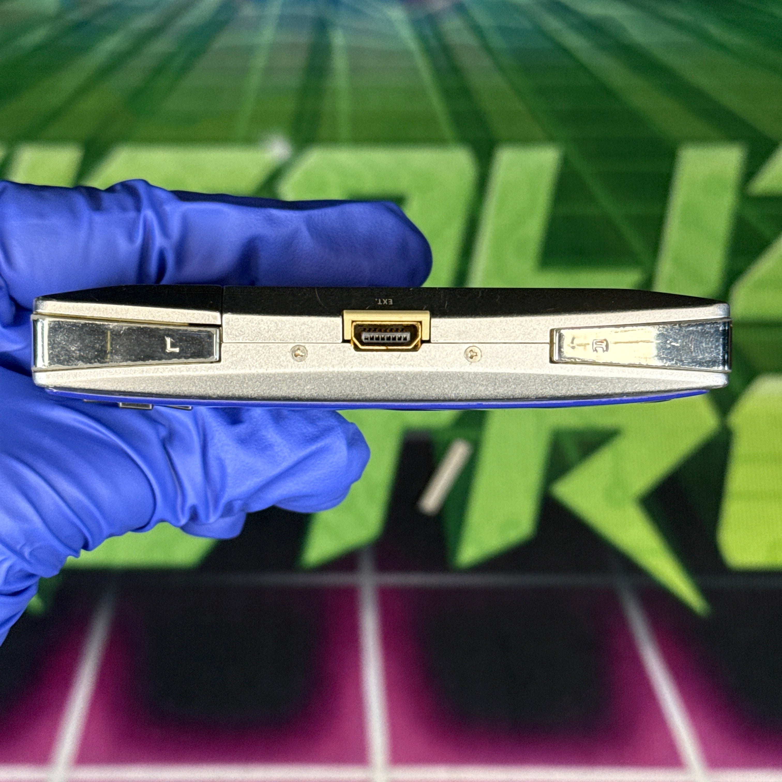 Nintendo GameBoy Micro – Silver w/ Blue Faceplate