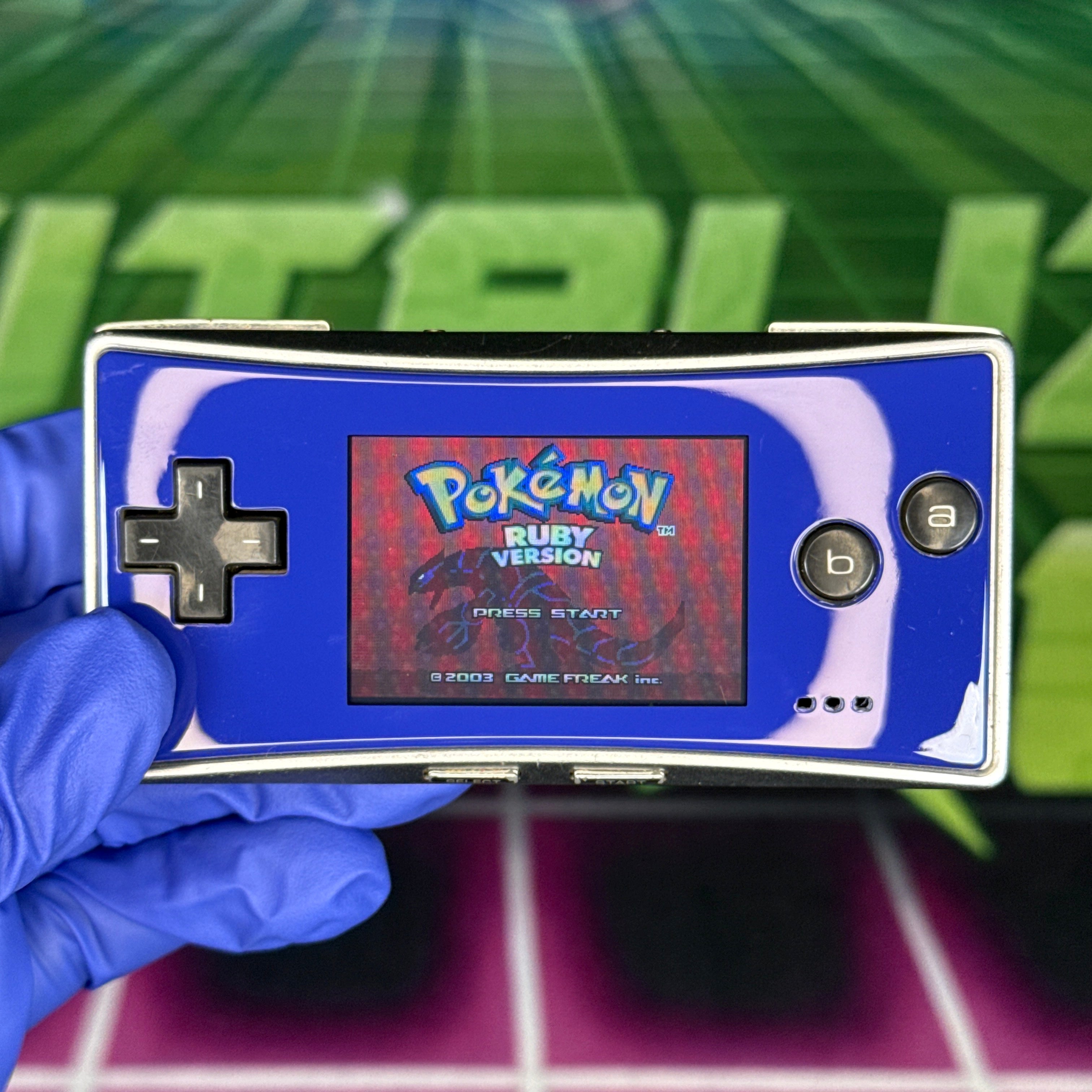 Nintendo GameBoy Micro – Silver w/ Blue Faceplate