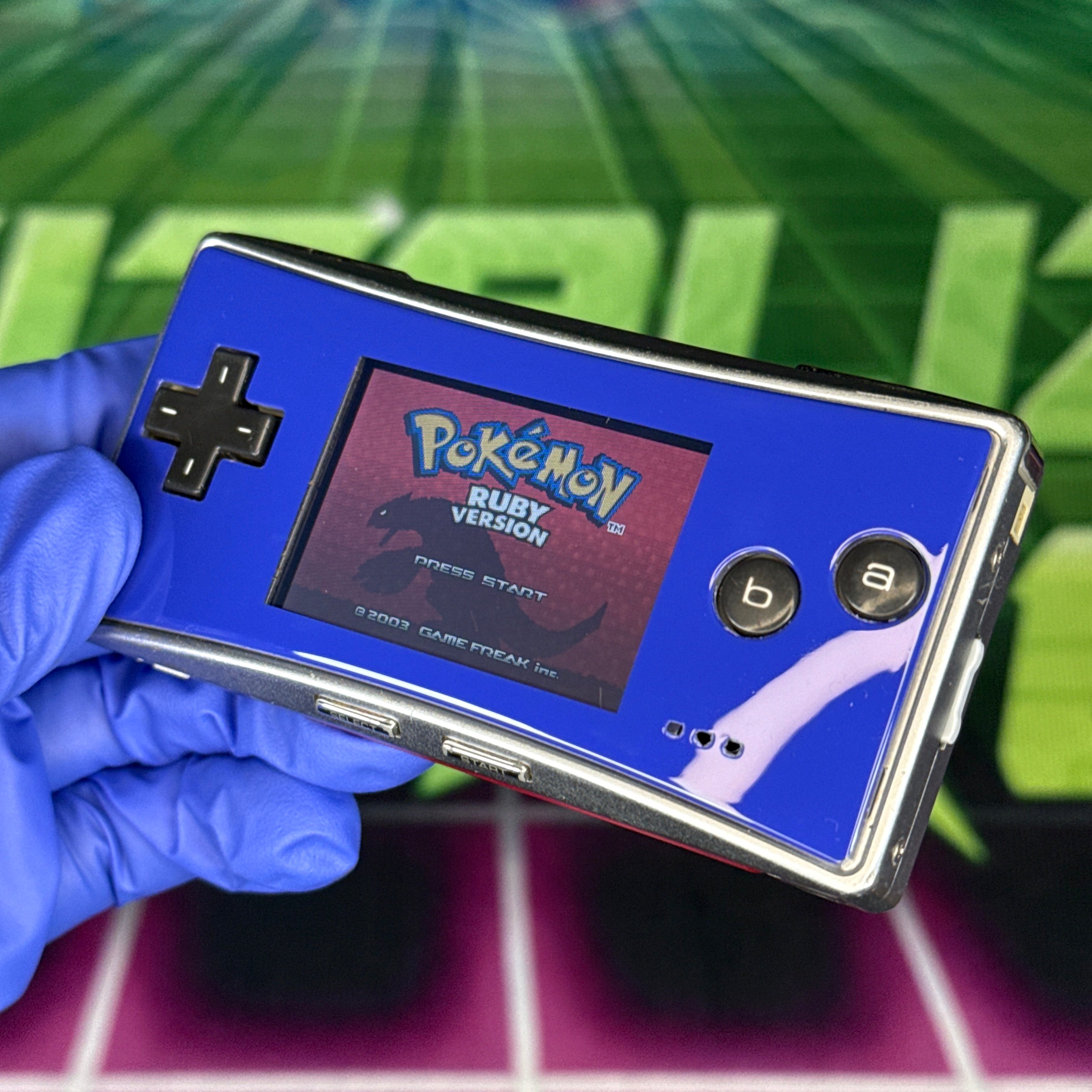 Nintendo GameBoy Micro – Silver w/ Blue Faceplate