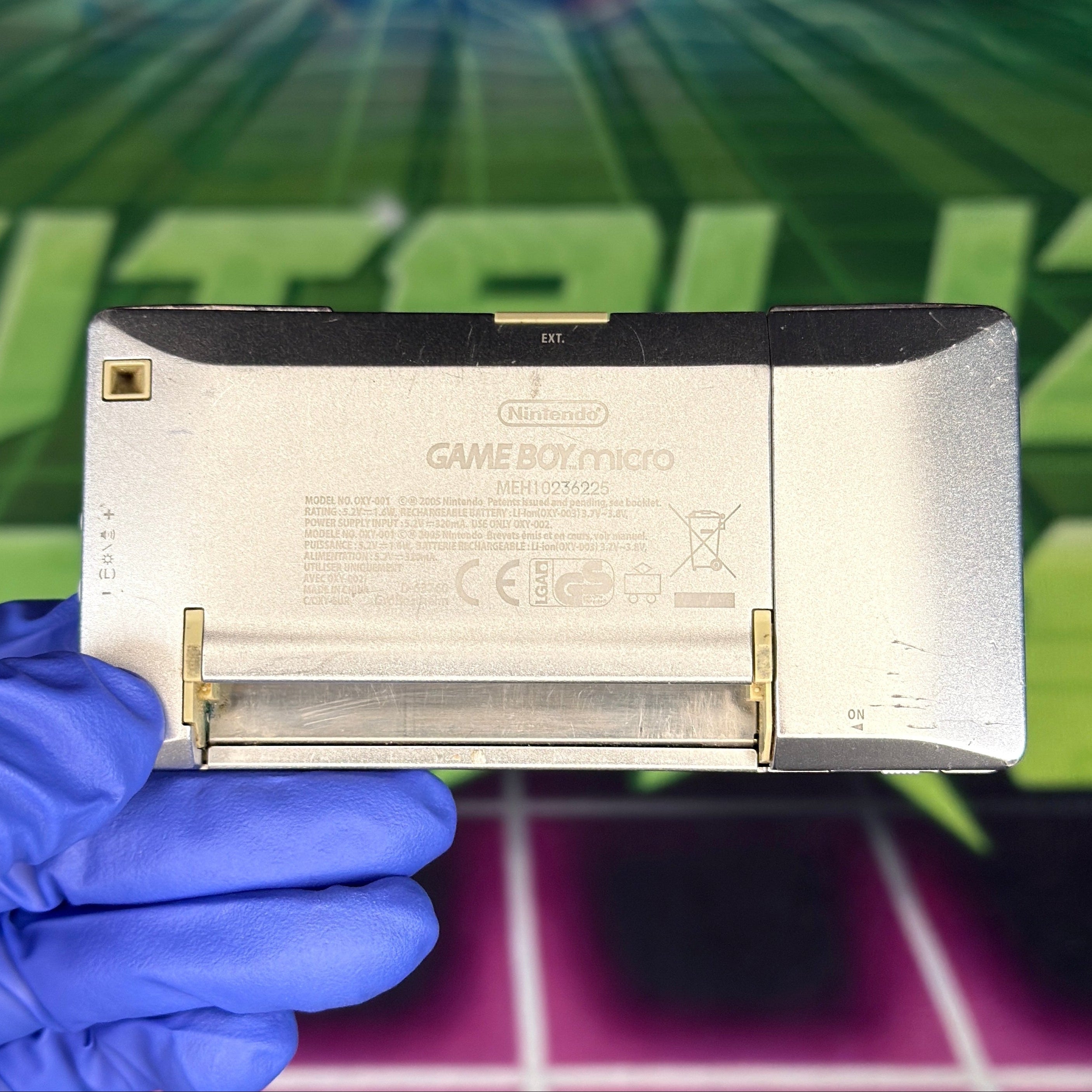 Nintendo GameBoy Micro – Silver w/ Blue Faceplate