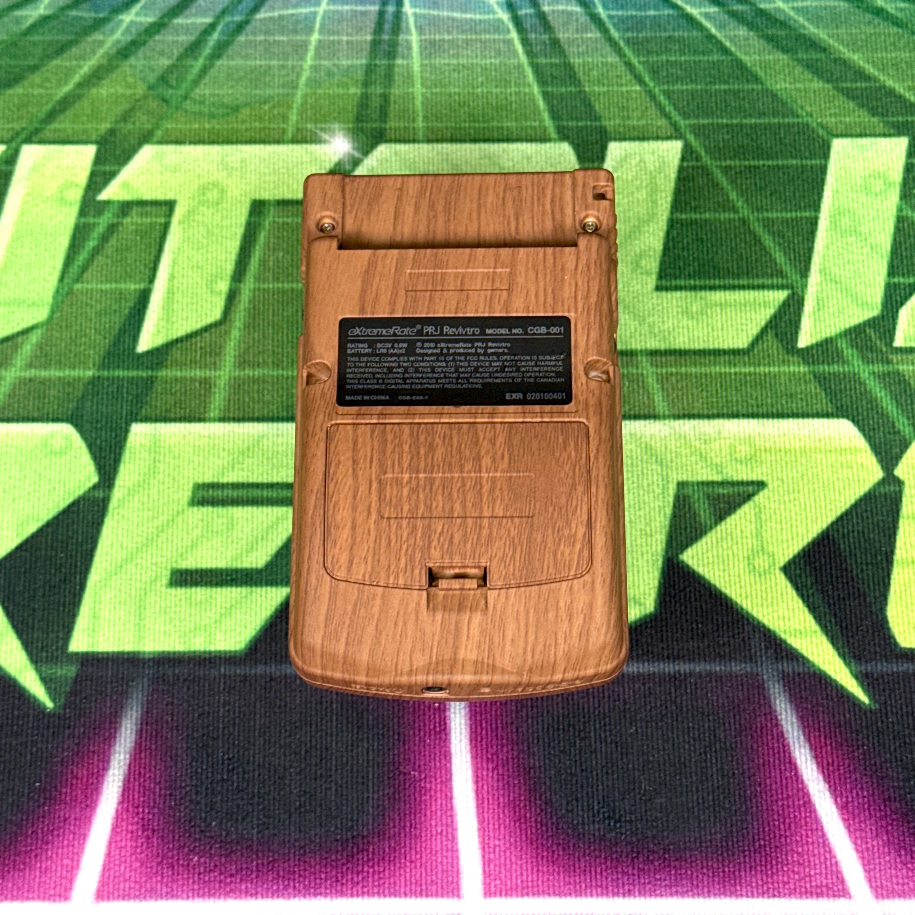 Nintendo GameBoy Color – Wood Grain Shell – Tested & Working