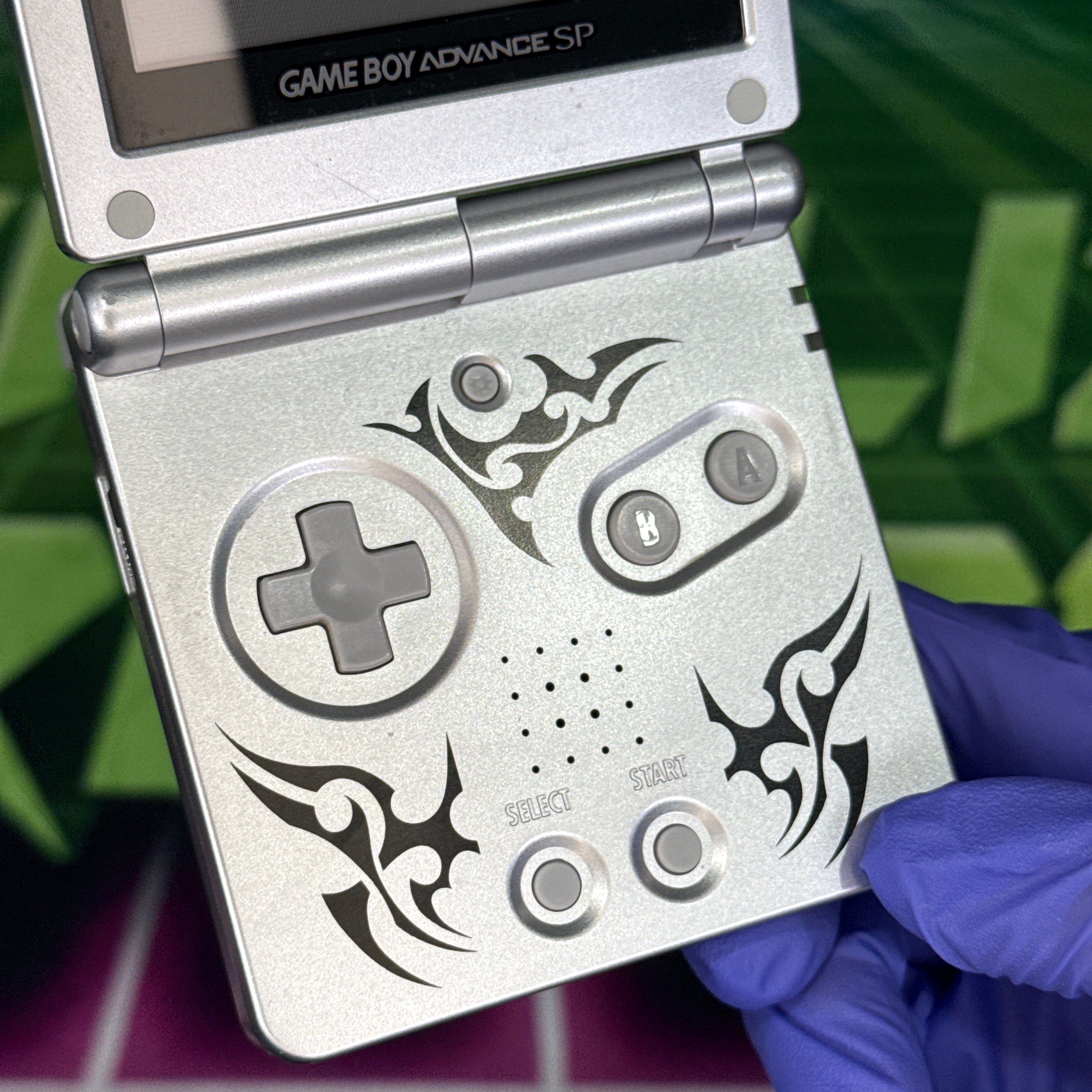 Nintendo GameBoy Advance SP – Tribal Limited Edition Silver – Tested & Working