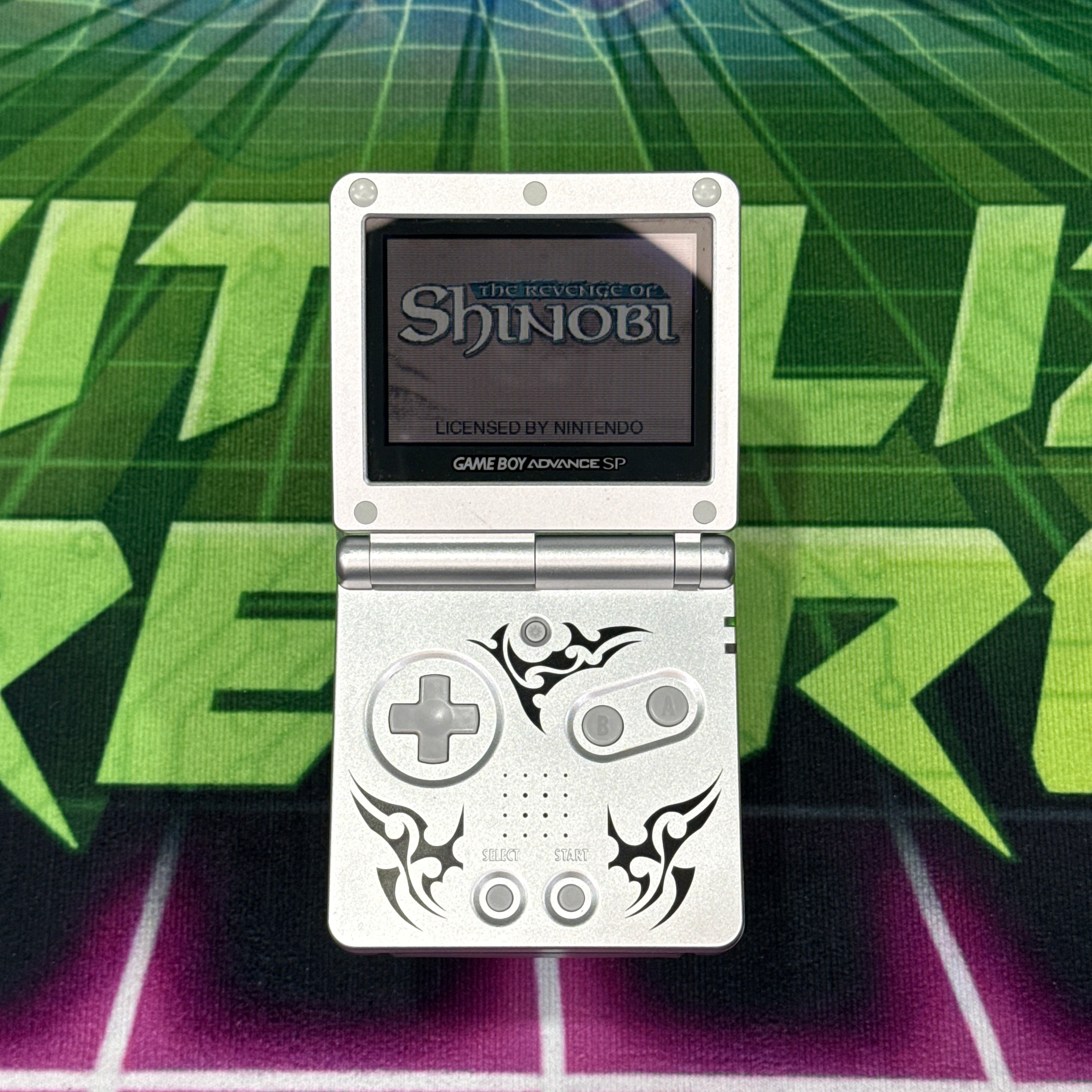 Nintendo GameBoy Advance SP – Tribal Limited Edition Silver – Tested & Working