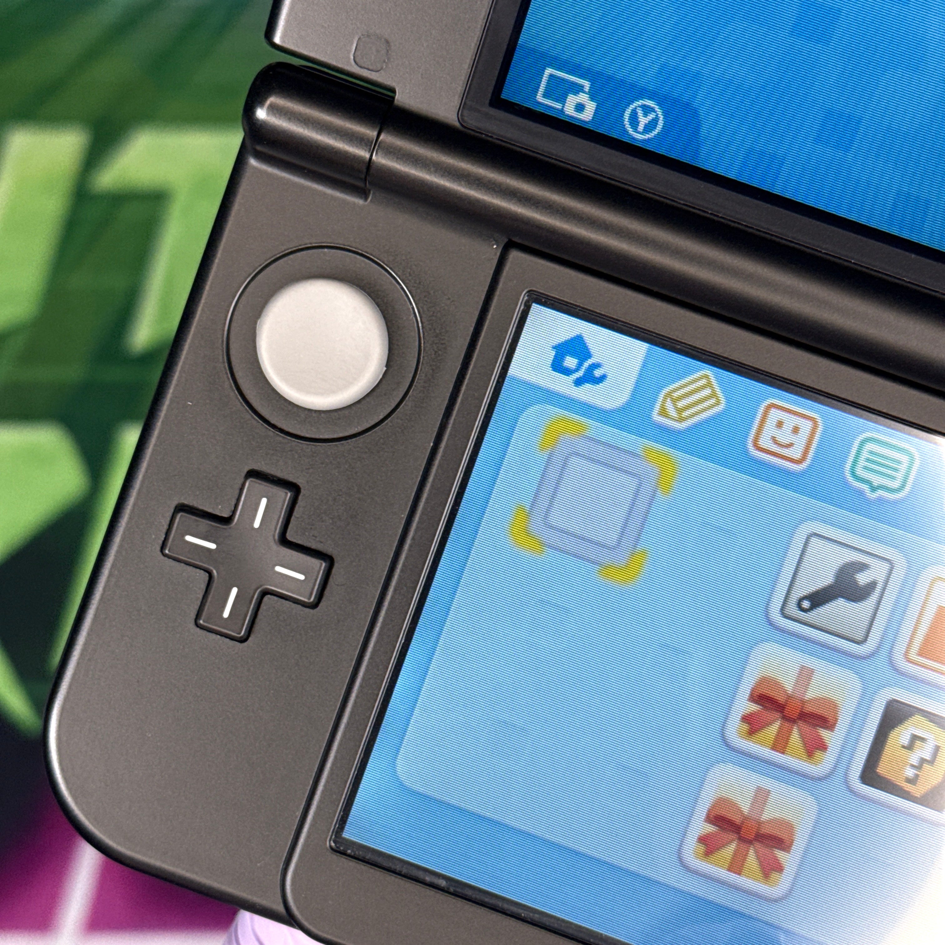 New Nintendo 3DS XL Handheld Console - Samus Edition