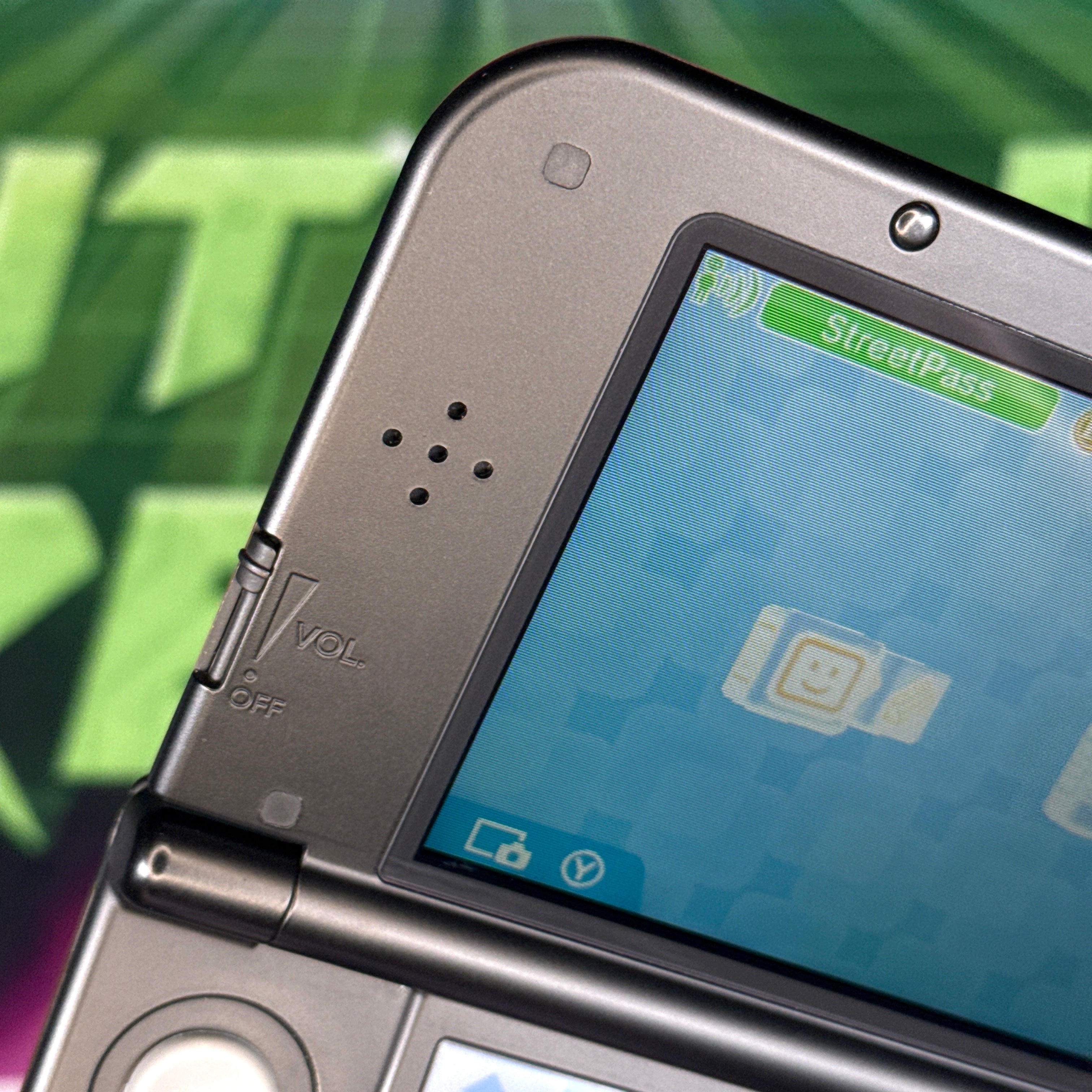 New Nintendo 3DS XL Handheld Console - Samus Edition