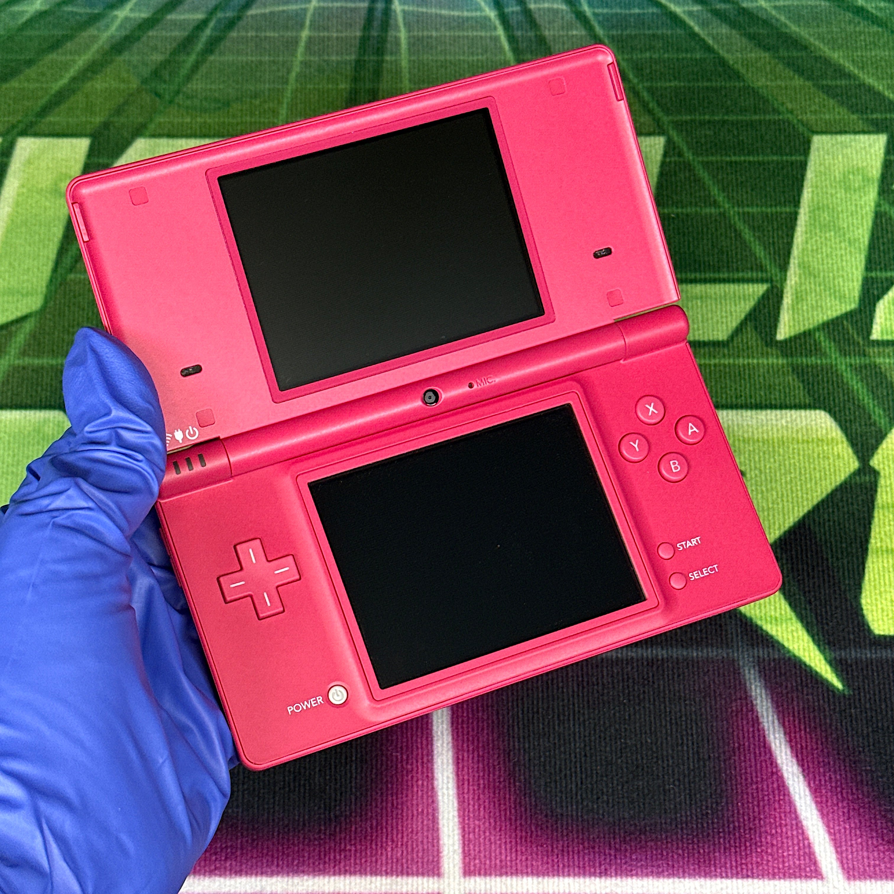 Nintendo DSi Handheld Console – Hot Pink (JP)