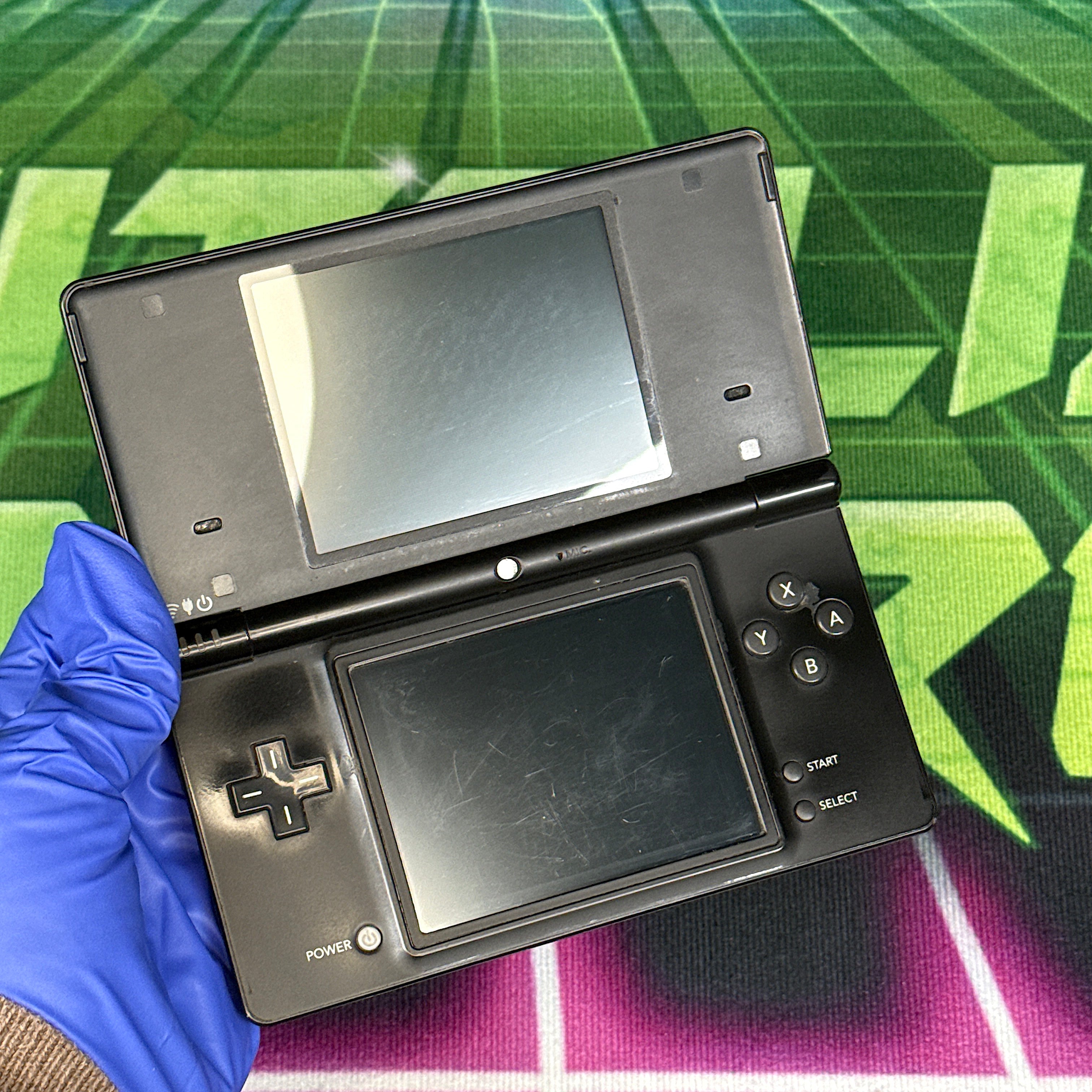 Nintendo DSi Console Handheld Console – Black