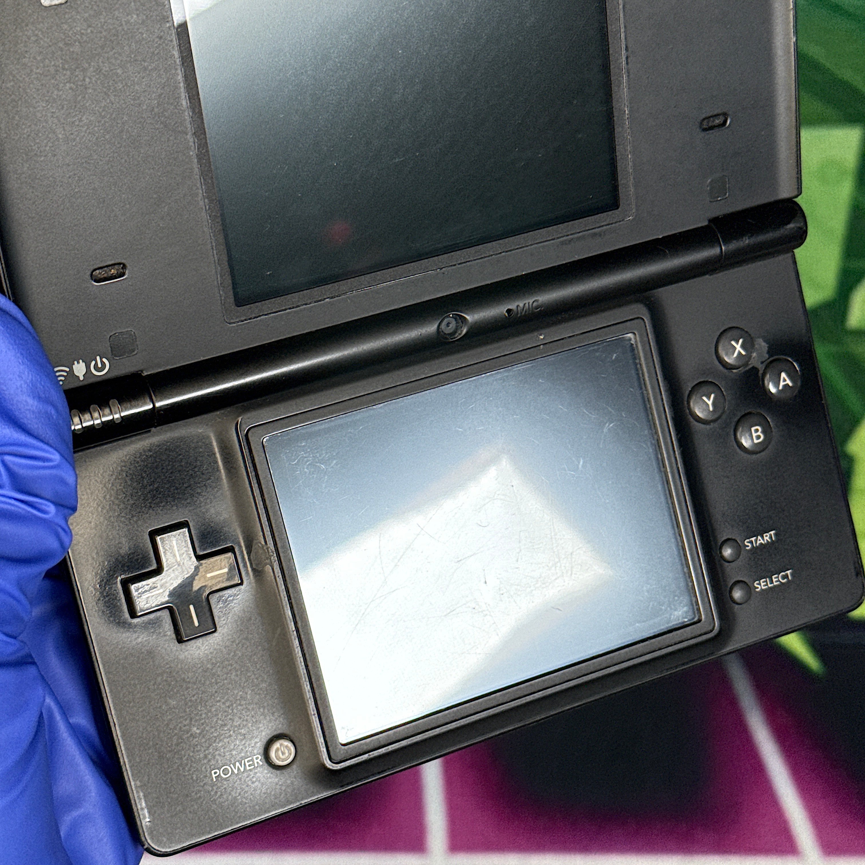 Nintendo DSi Console Handheld Console – Black