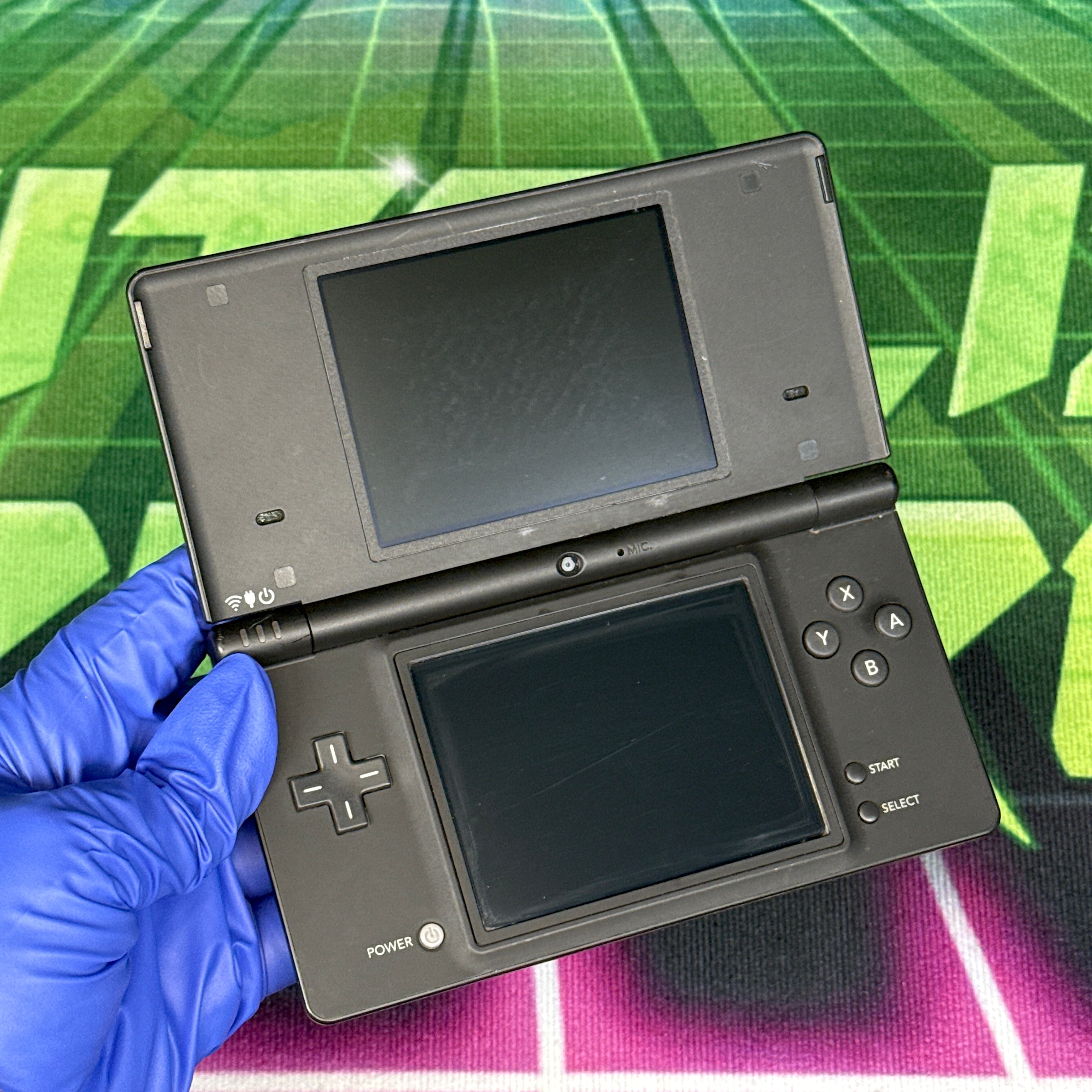 Nintendo DSi Console Handheld Console – Black