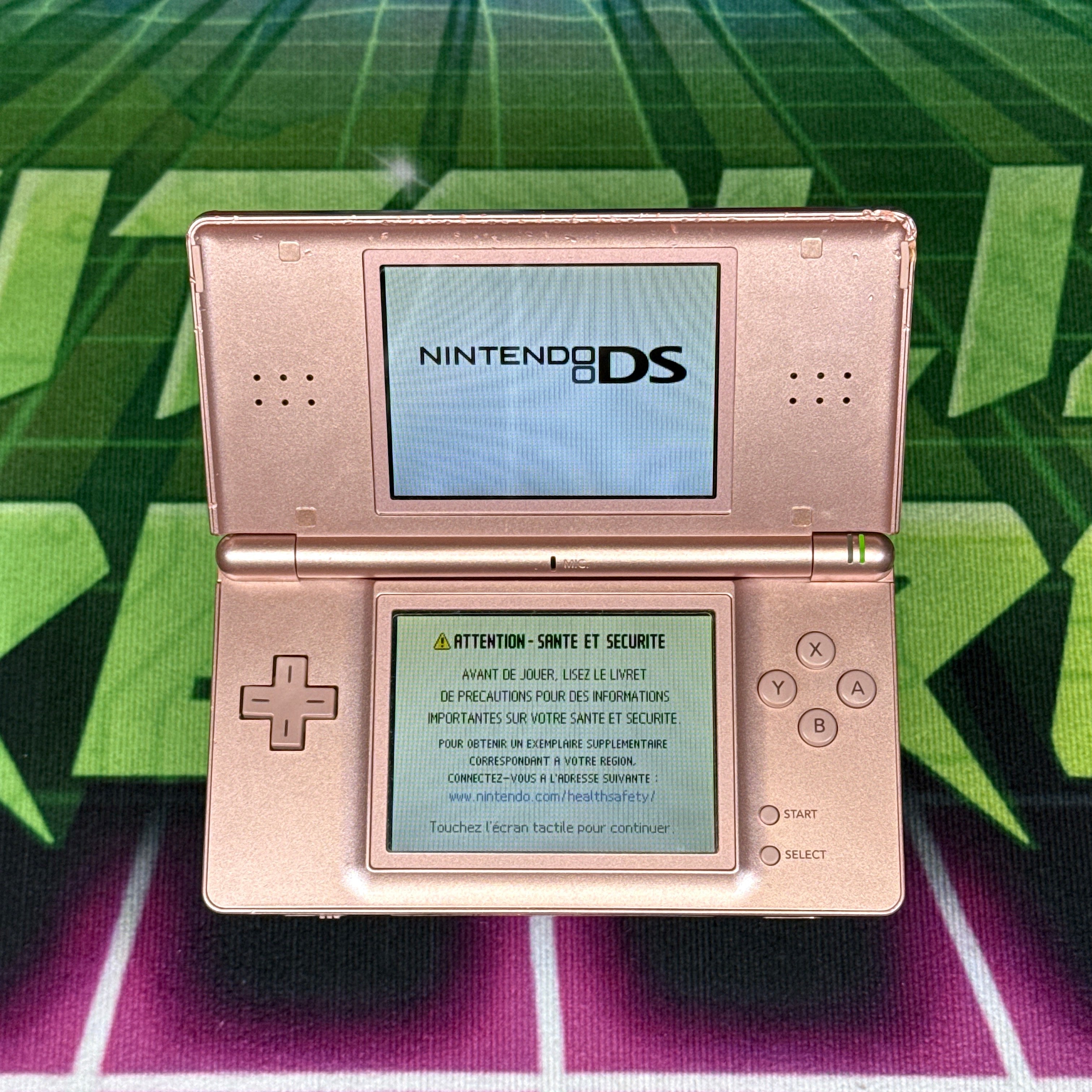 Nintendo DS Lite Handheld Console - Metallic Pink (FR)