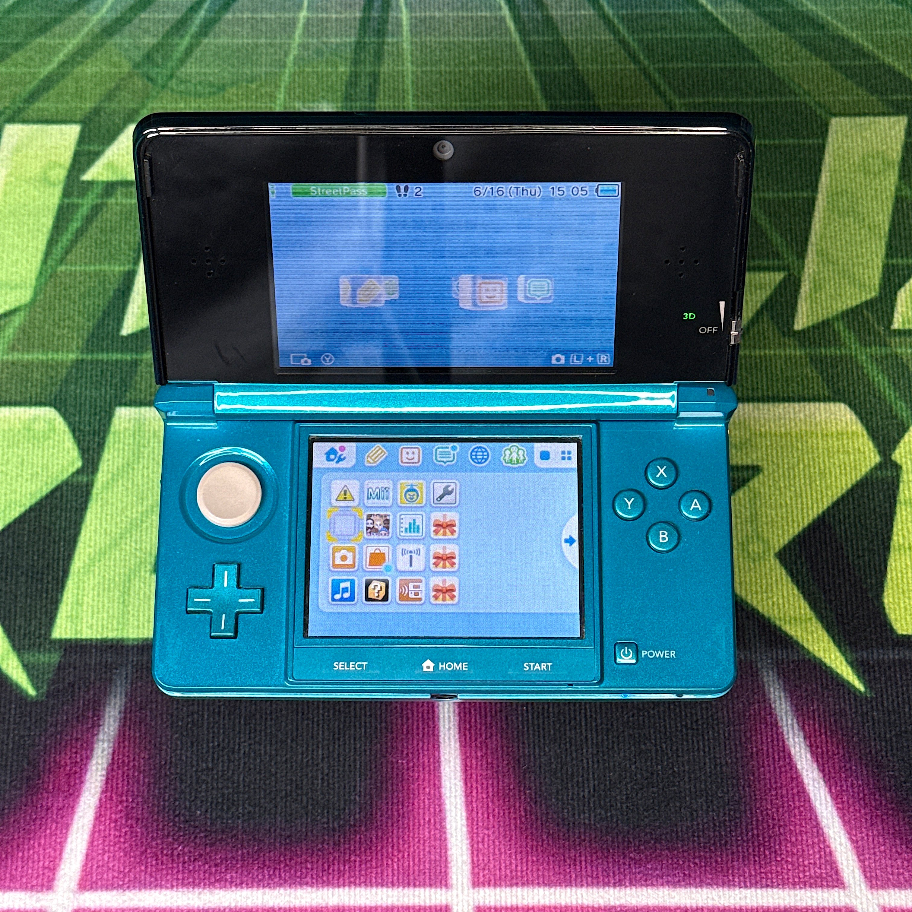 Nintendo 3DS Handheld Console  - Aqua Blue (CIB)