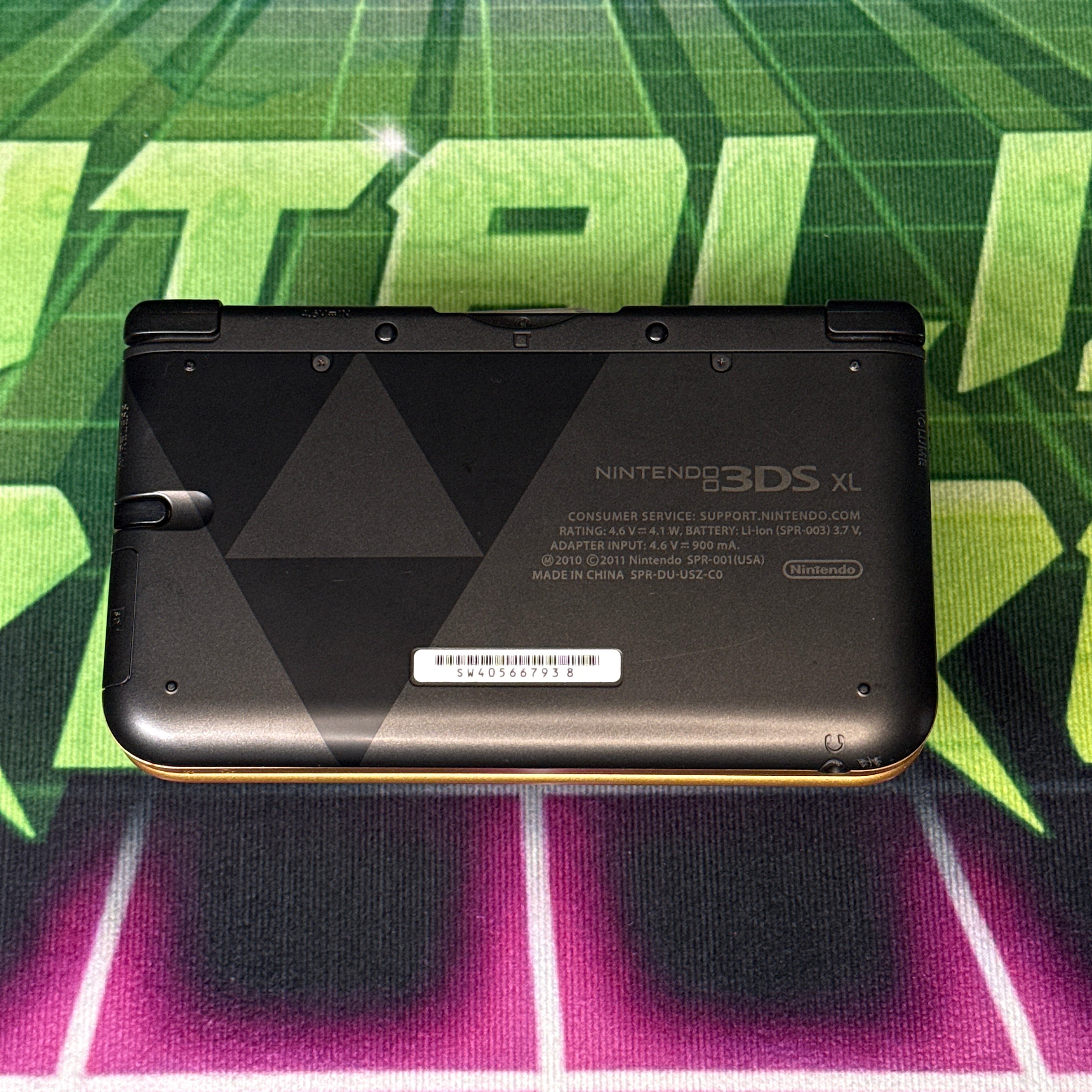 Nintendo 3DS XL Handheld Console - The Legend of Zelda: A Link Between Worlds - Gold/Black