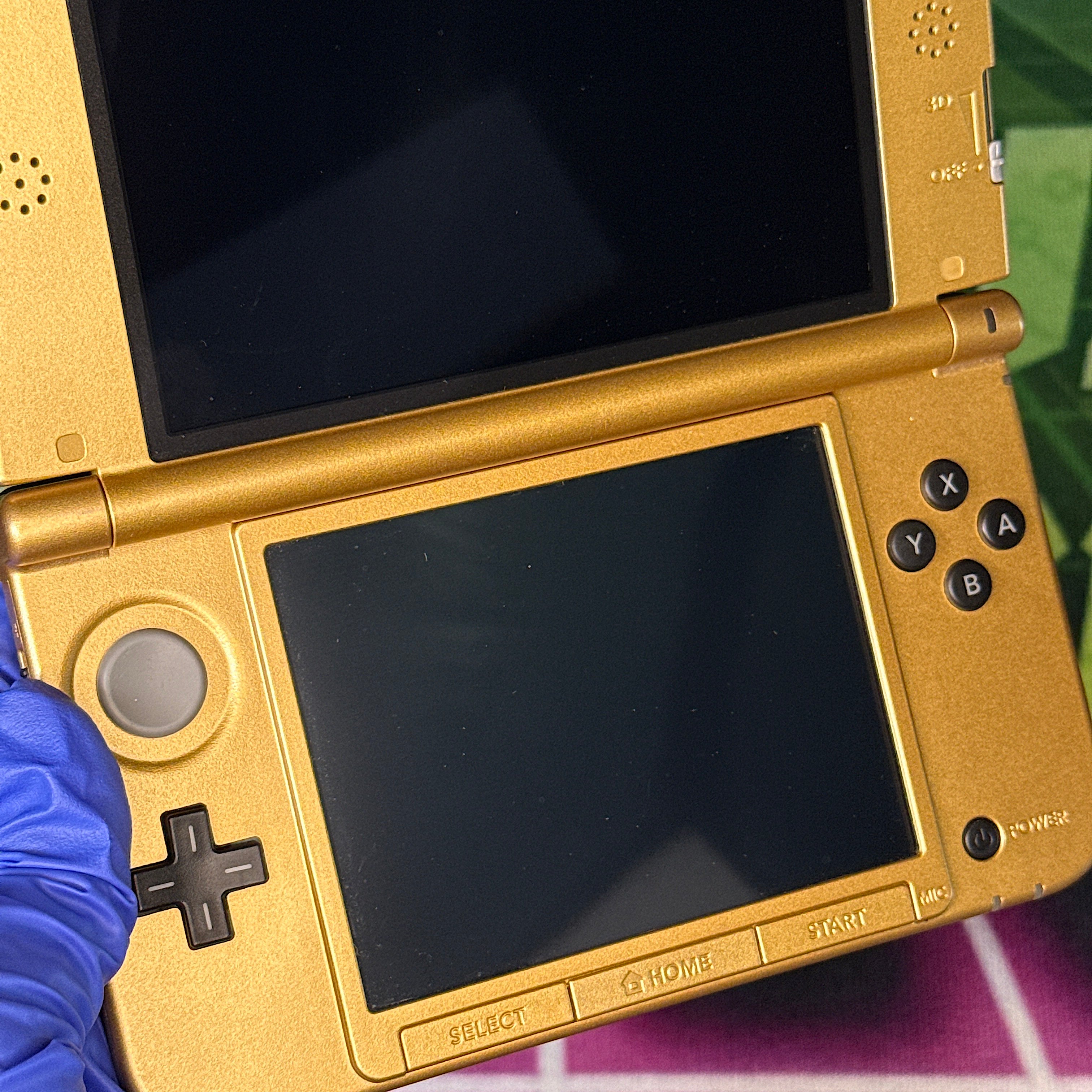 Nintendo 3DS XL Handheld Console - The Legend of Zelda: A Link Between Worlds - Gold/Black