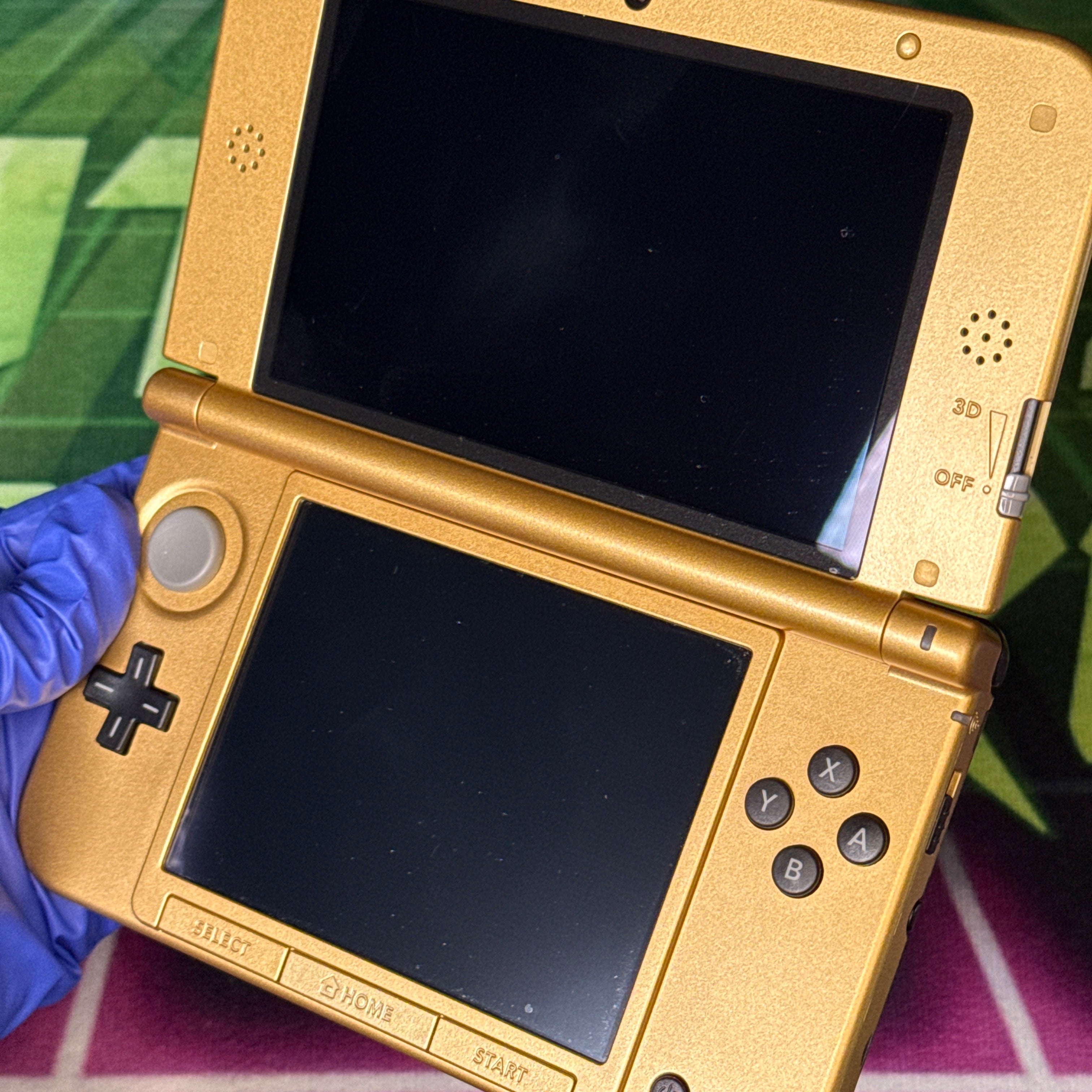 Nintendo 3DS XL Handheld Console - The Legend of Zelda: A Link Between Worlds - Gold/Black