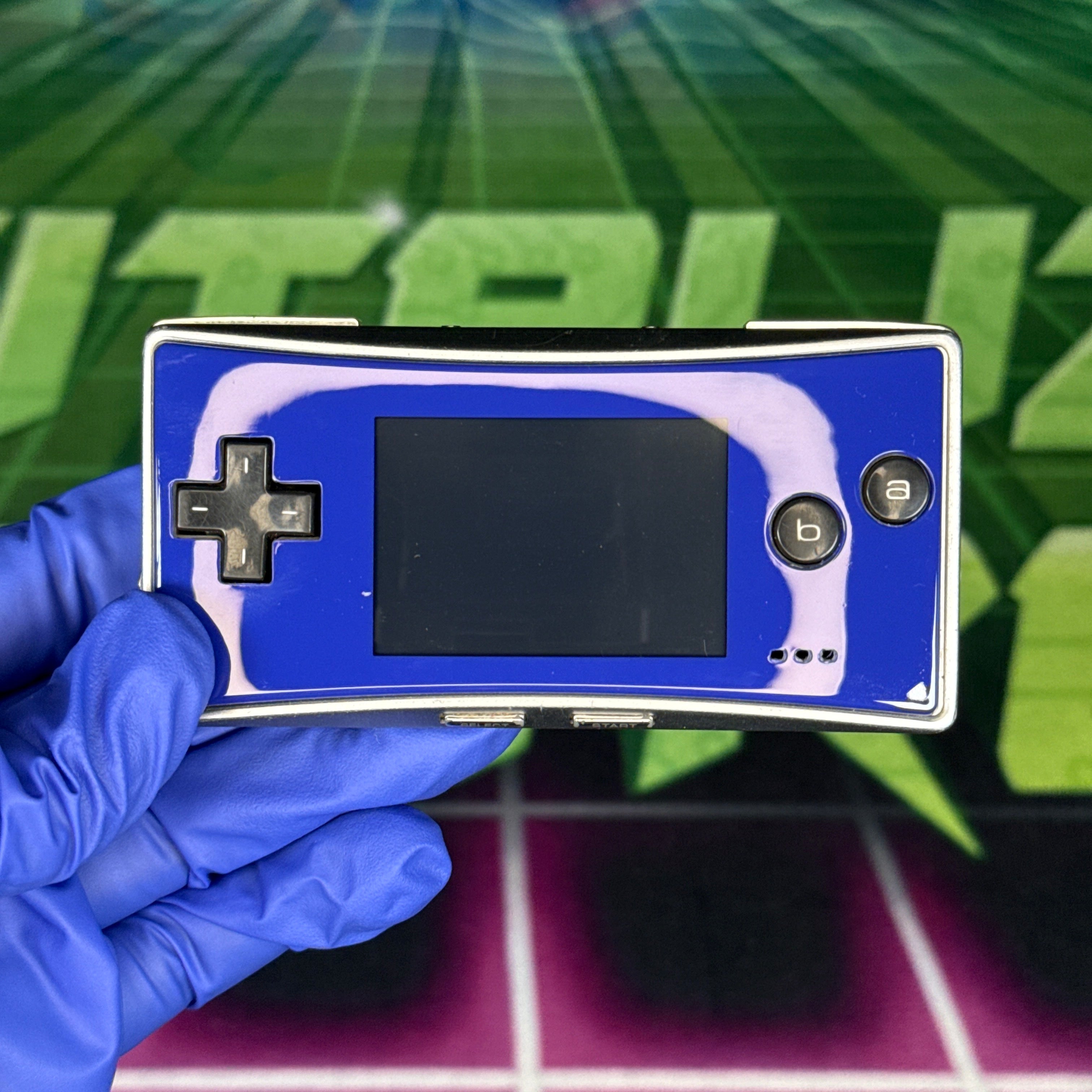 Nintendo GameBoy Micro – Silver w/ Blue Faceplate
