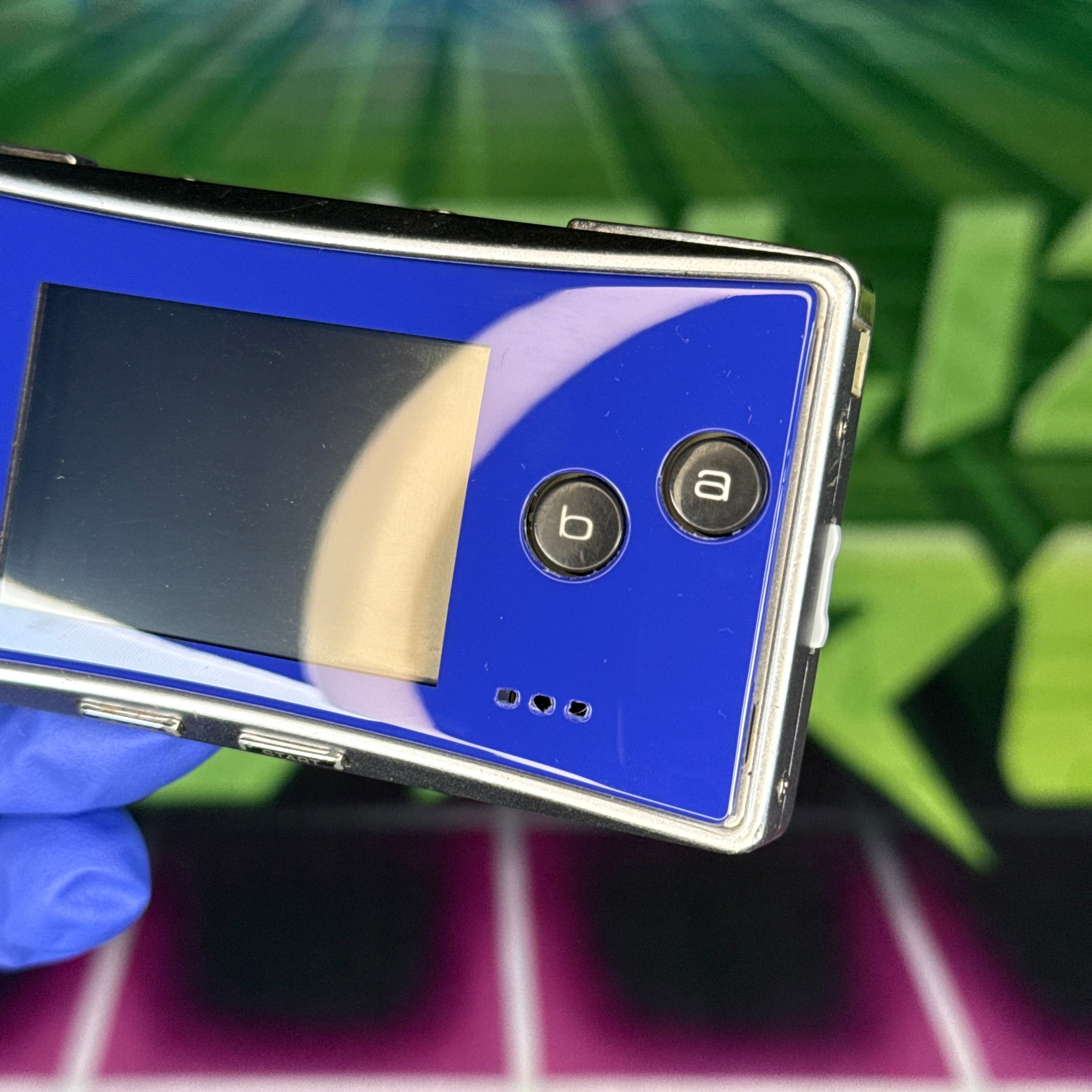 Nintendo GameBoy Micro – Silver w/ Blue Faceplate