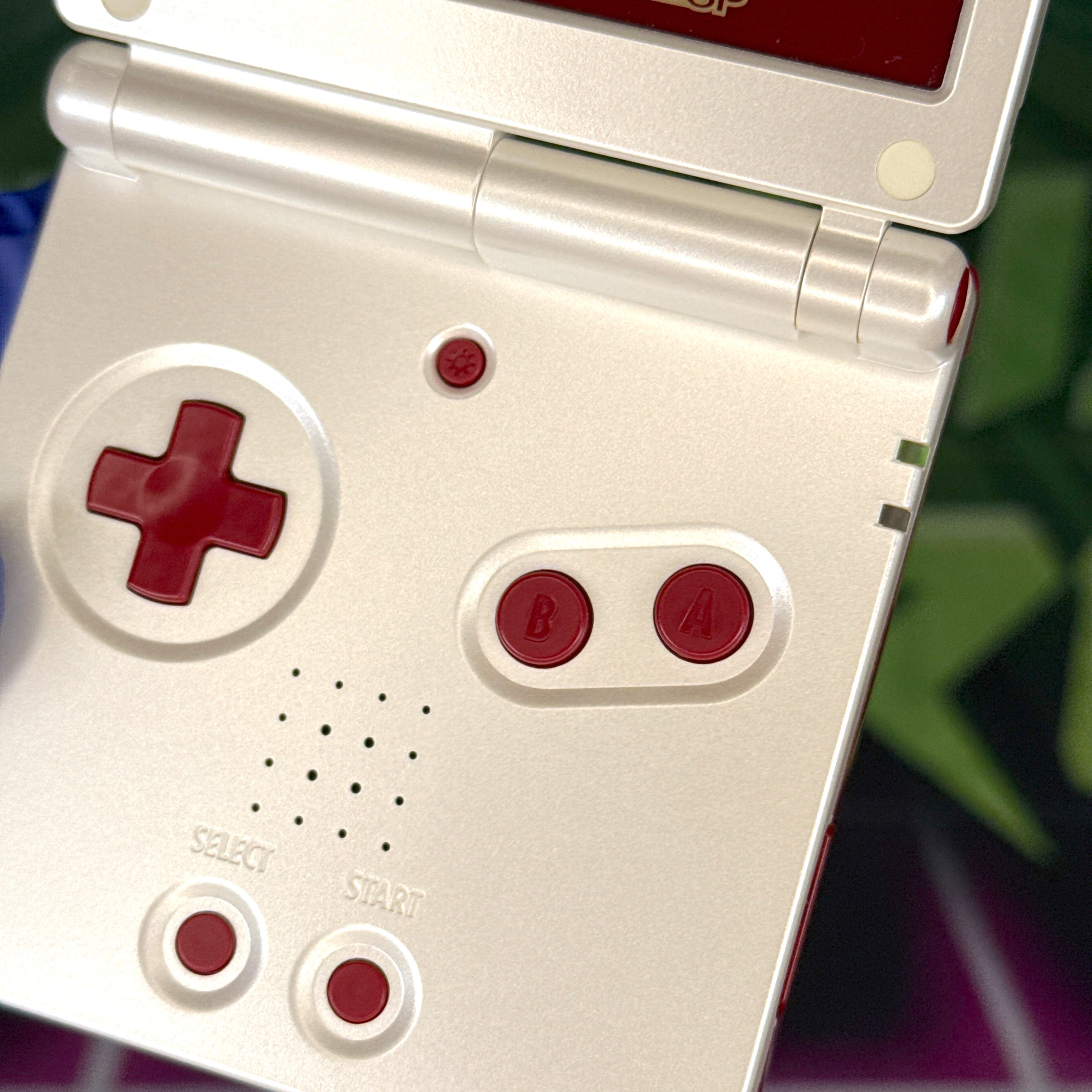Nintendo GameBoy Advance SP – Famicom Pearl White/Red – Tested & Working (JP Model)