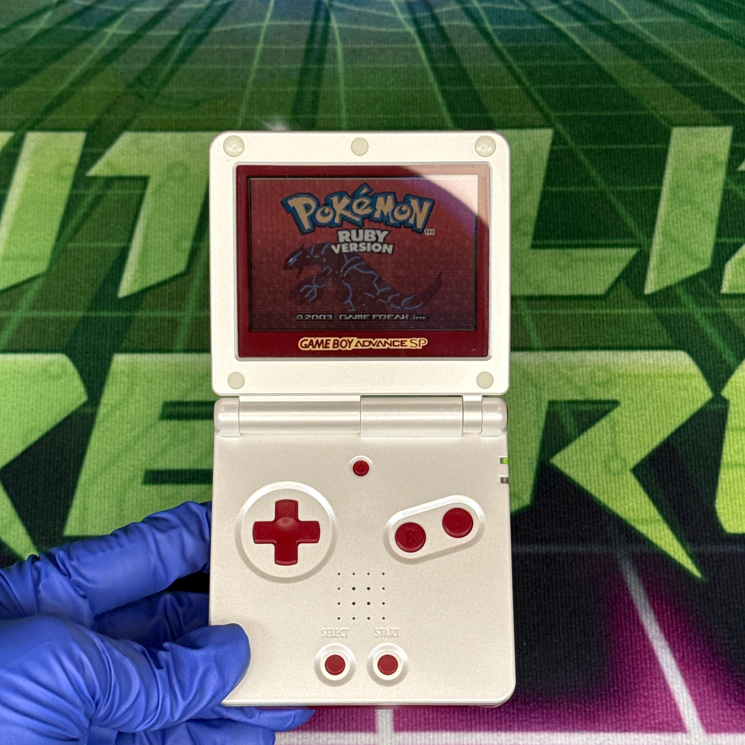 Nintendo GameBoy Advance SP – Famicom Pearl White/Red – Tested & Working (JP Model)