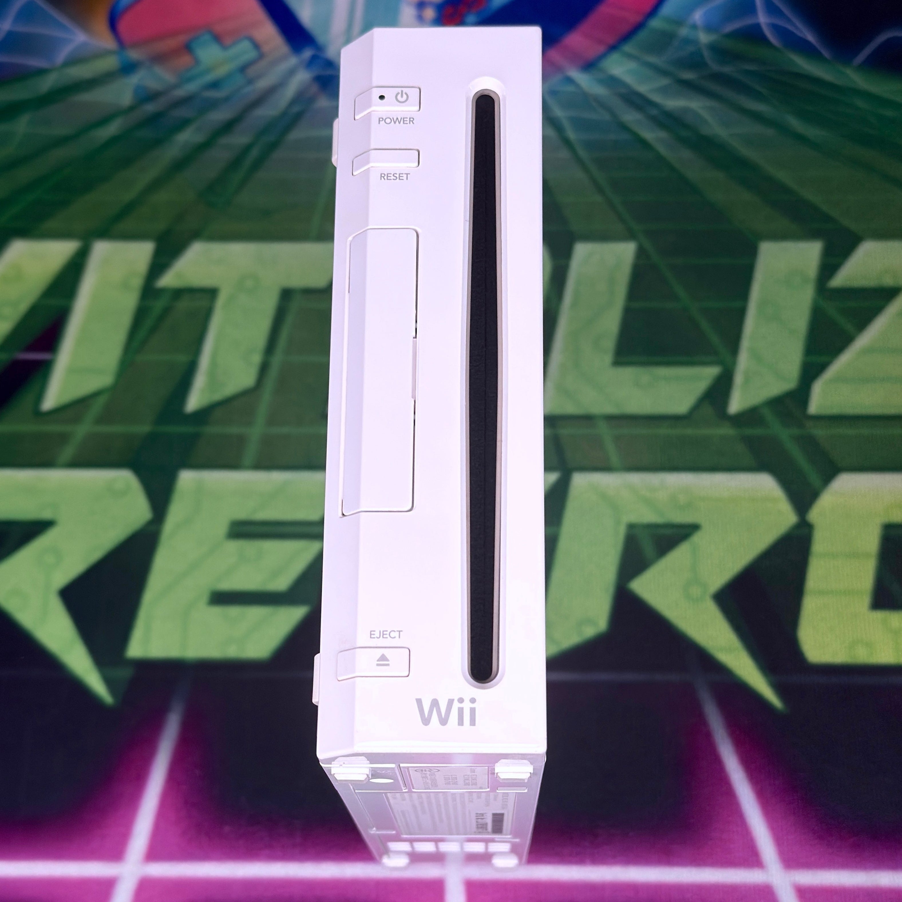 Nintendo Wii Console – White (GameCube Compatible) + Controller