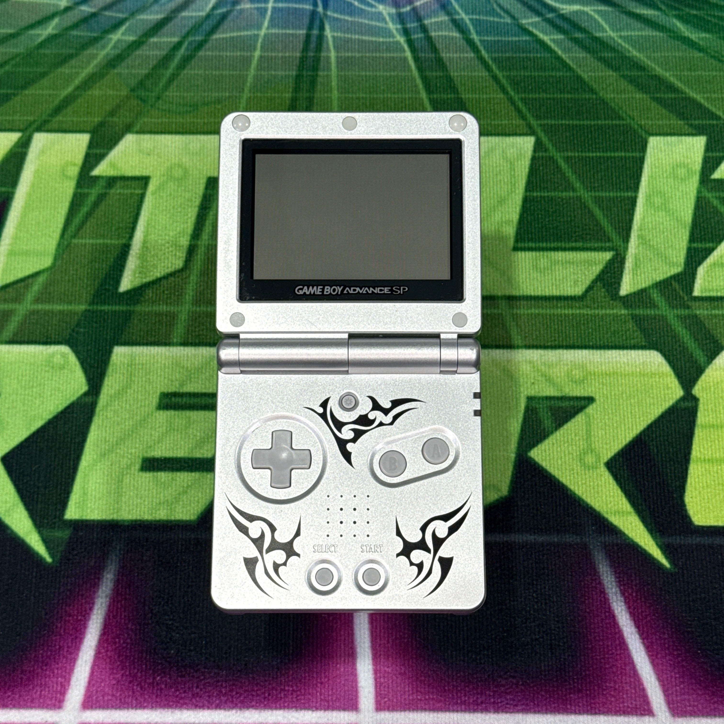 Nintendo GameBoy Advance SP – Tribal Limited Edition Silver – Tested & Working