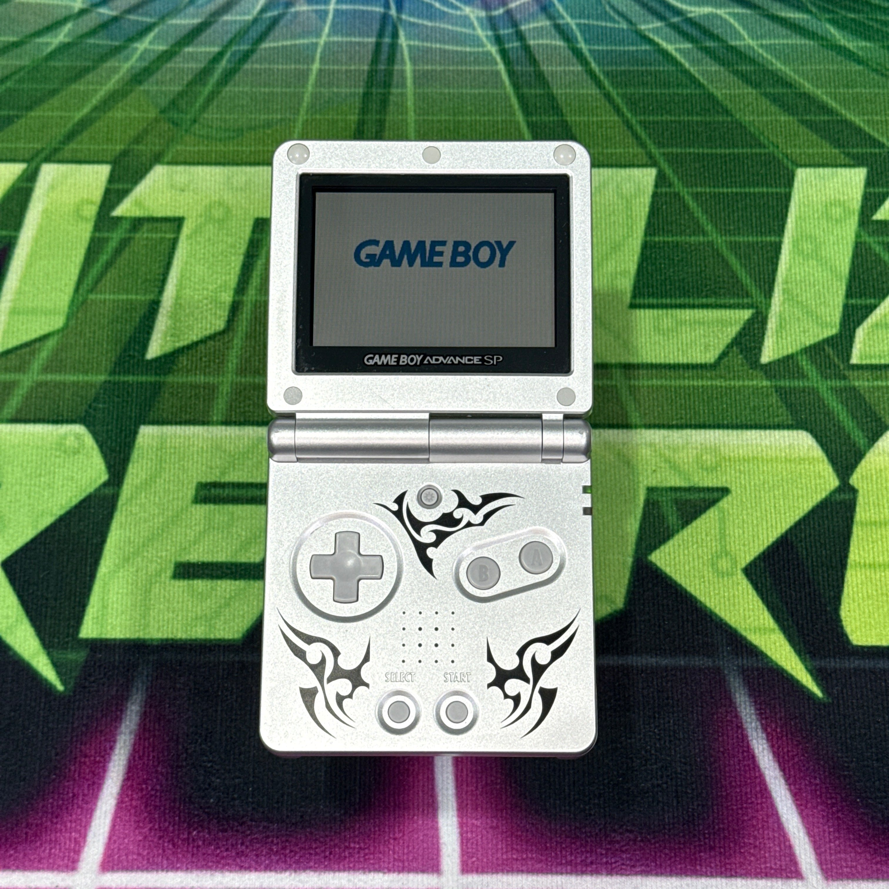 Nintendo GameBoy Advance SP – Tribal Limited Edition Silver – Tested & Working