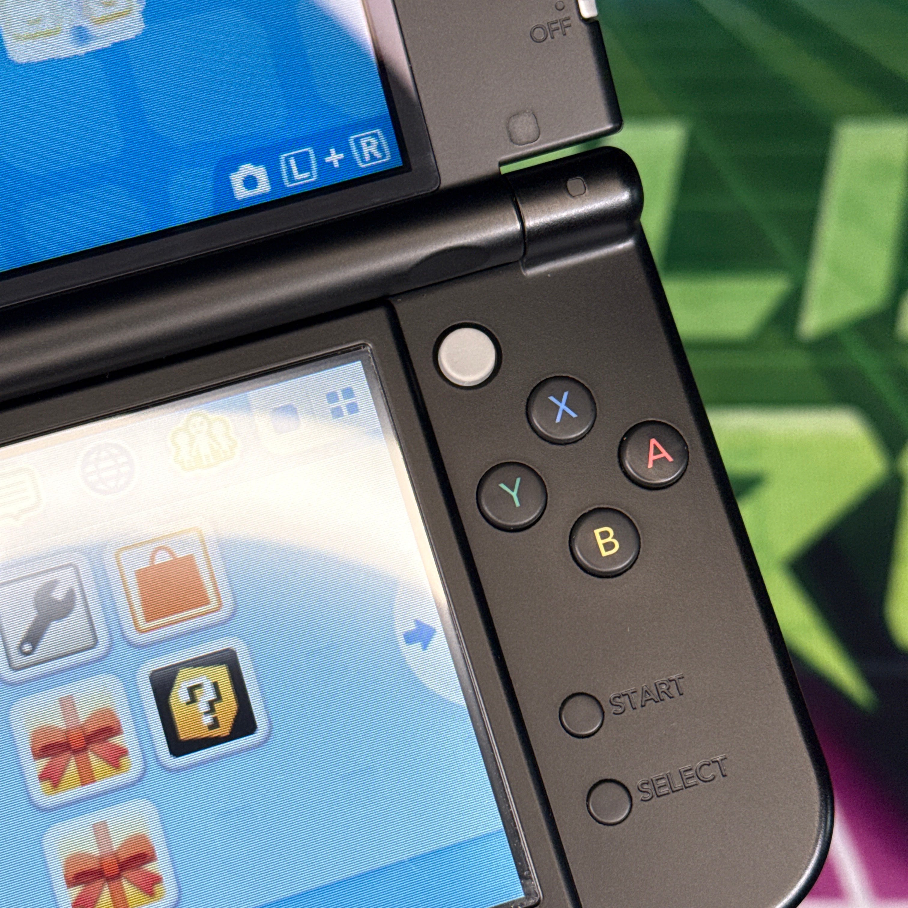 New Nintendo 3DS XL Handheld Console - Samus Edition