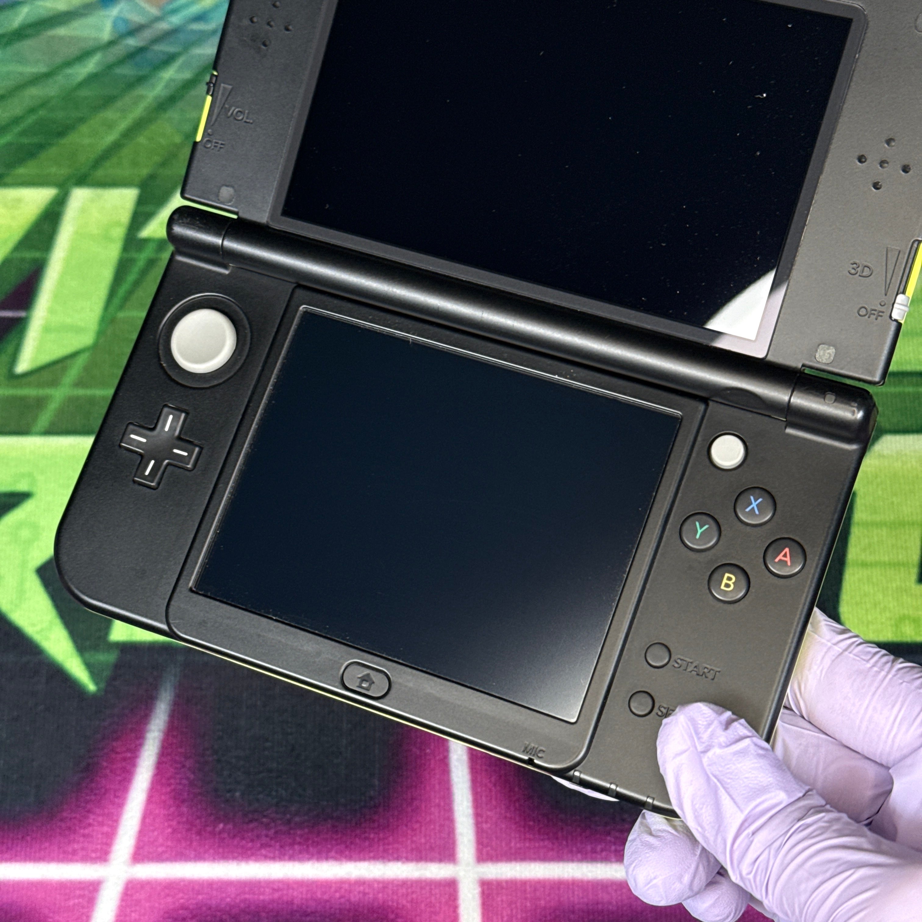 New Nintendo 3DS XL - Lime Green/Black