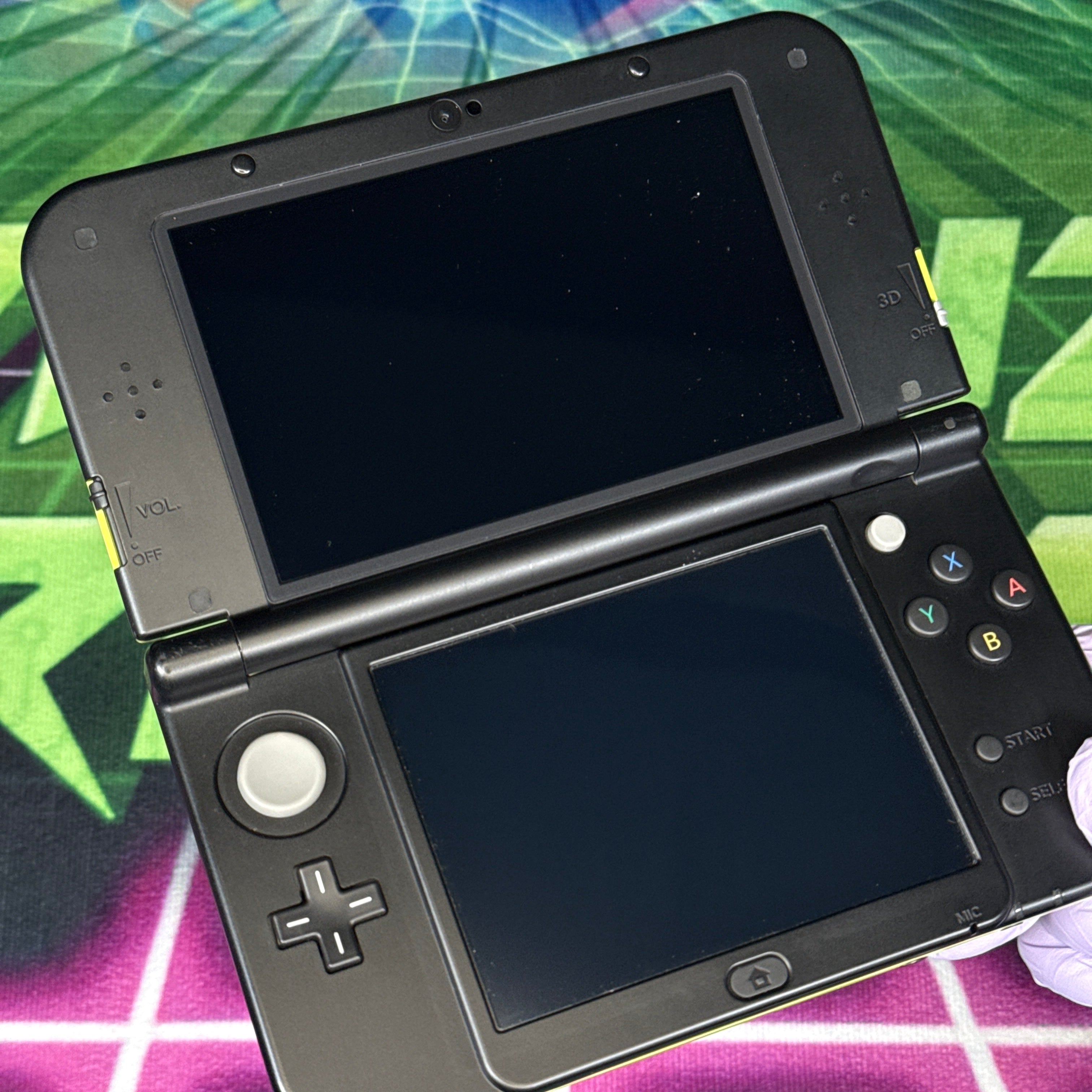 New Nintendo 3DS XL - Lime Green/Black