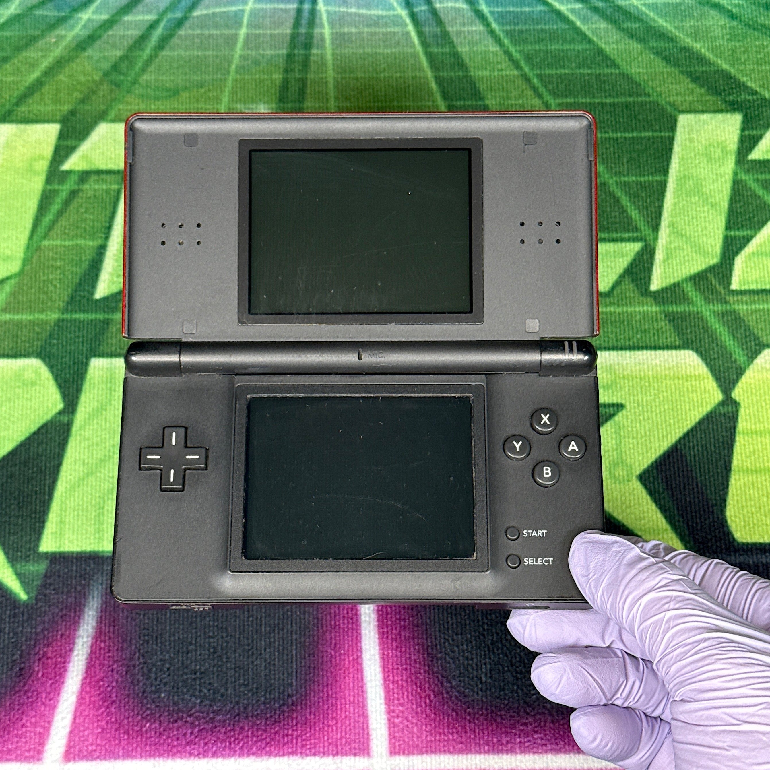 Nintendo DS Lite Handheld Console - Crimson / Black